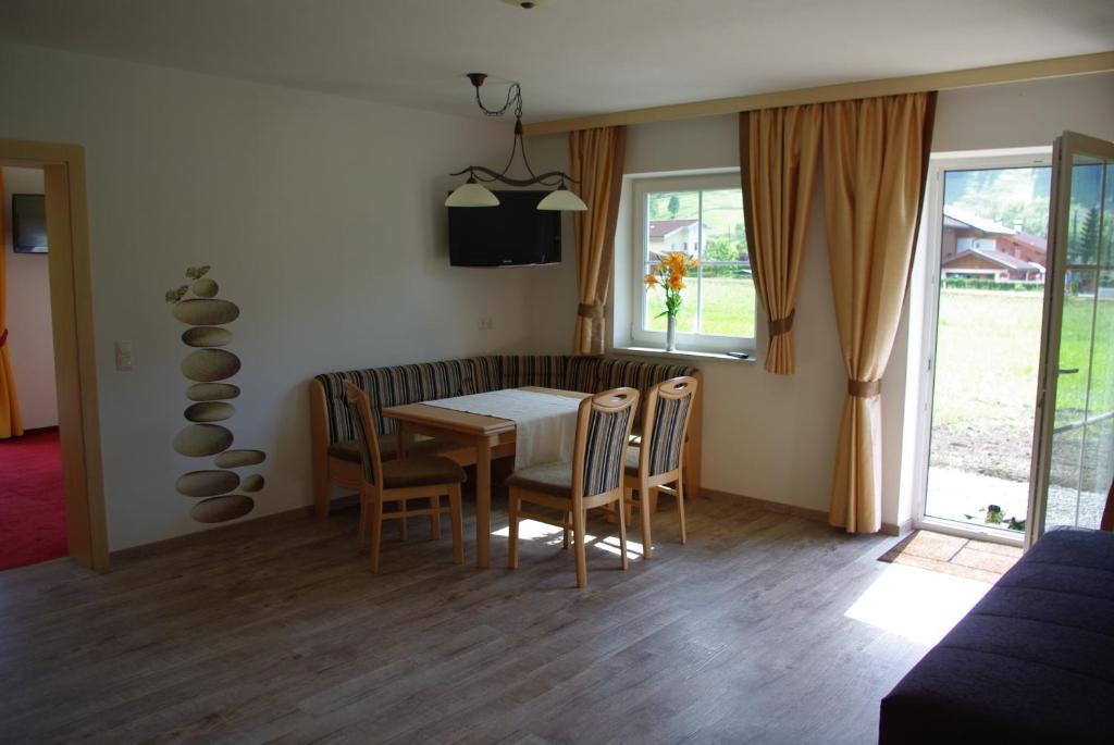 Appartement Tauernhof Kleinarl Rum bild